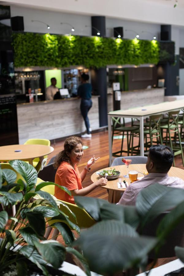 Novotel Darwin Cbd Exterior foto